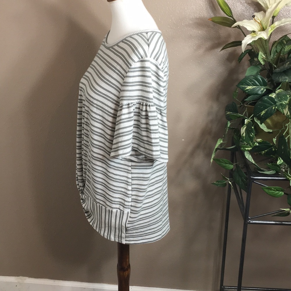 Ladies Striped Top - Picture 2 of 4